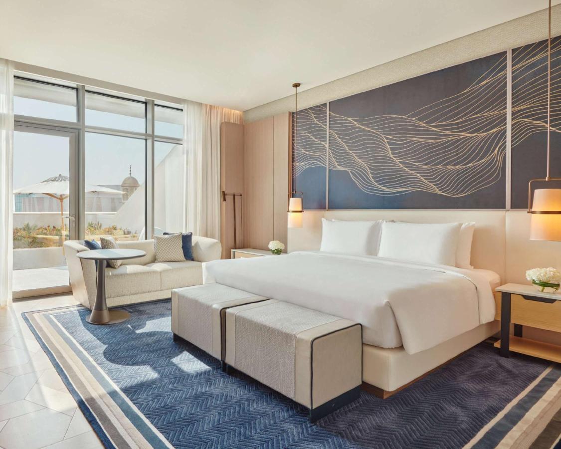 Grand Hyatt Kuwait Hotel Кувейт Екстериор снимка A bedroom at the hotel