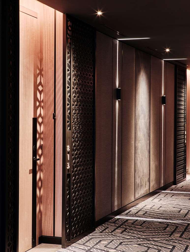 Grand Hyatt Kuwait Hotel Кувейт Стая снимка Doors of the hotel